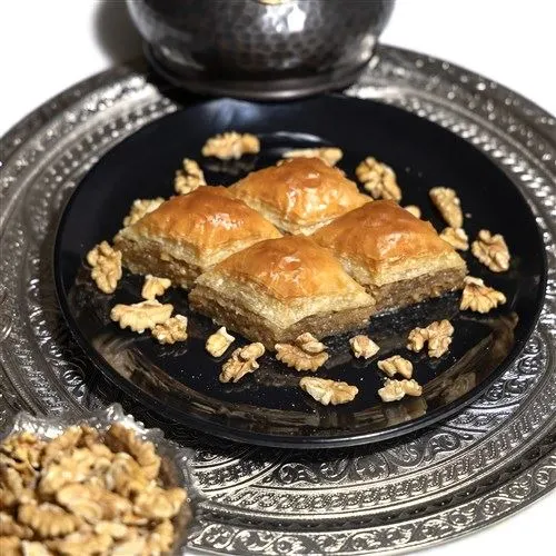 Baklava mit Walnuss (0,5 Kg) Baklava mit Walnuss (0,5 Kg)