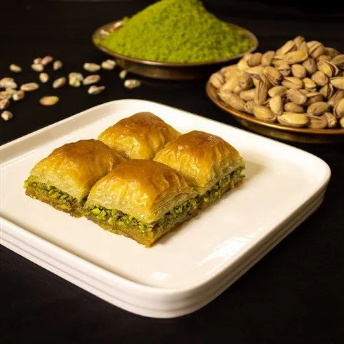 Özel Kare Baklava  (500 GR)
