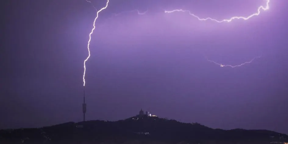 Paratoner Direği Yönetmelikleri: Standartlar ve Uygulama Esasları (2025)