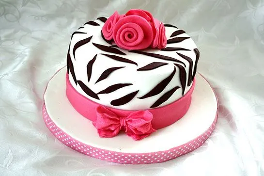 YAŞ PASTA ÖZEL ŞEKER HAMURLU MEYVELİ 