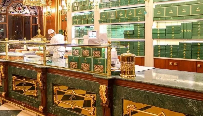 Cumba Baklava: Gaziantep’in En İyi Baklavacılarından Bir Lezzet Şöleni Gaziantep’in en iyi baklavacılarından Cumba Baklava ile baklava şöleni