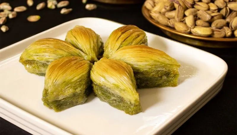 Midye Baklava: Türk Mutfağının Özel Lezzeti Türk mutfağının özel lezzeti midye baklava görseli