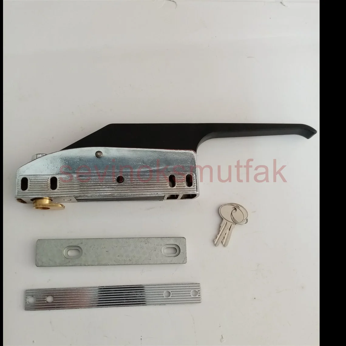 MIKNATISLI KAPI KİLİDİ